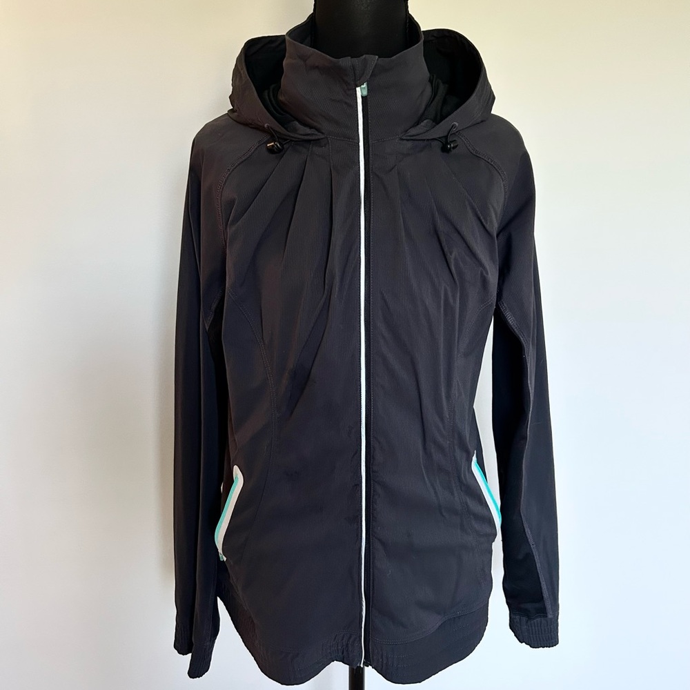 Lucy Black Hooded Active Jacket – Size M